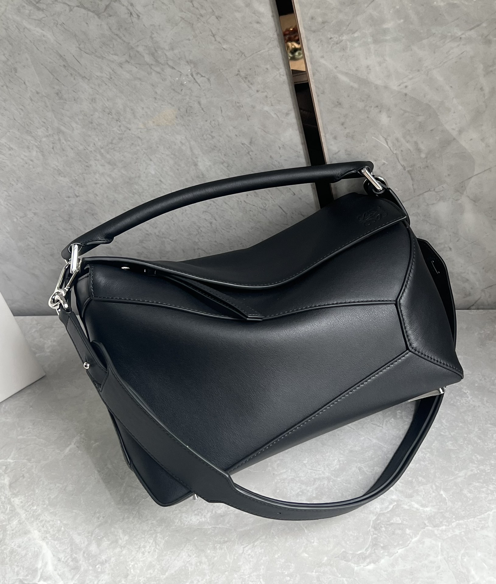 Loewe Medium Puzzle Bag in Classic Calfskin Black